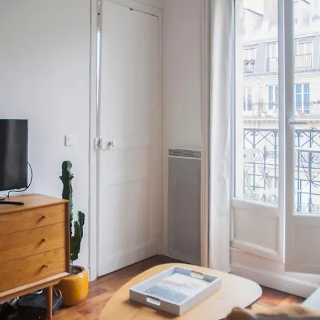 Apartman Nice Apt With Balcony In Parmentier