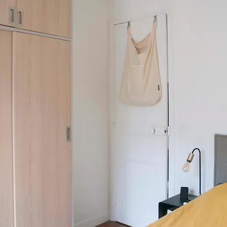 Nice Apt With Balcony In Parmentier